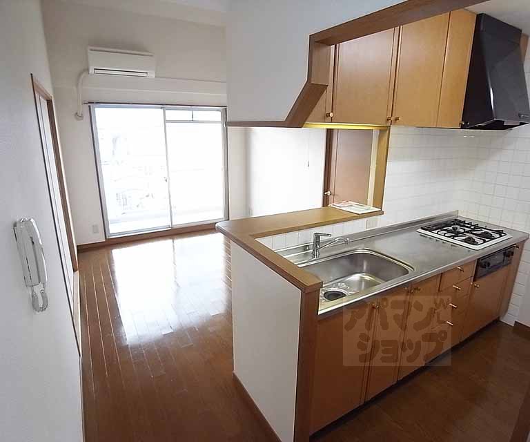 Living and room. Photos of the living part of the counter.