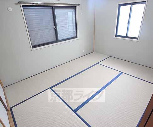 Living and room. The first floor is the sum of 6 quires.