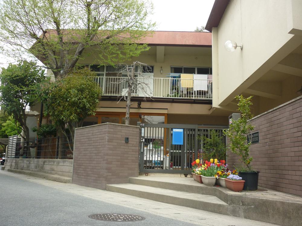 kindergarten ・ Nursery. 272m to the world light nursery