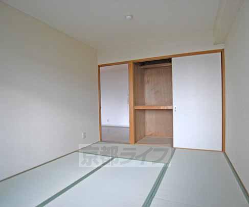 Living and room. It is a beautiful Japanese-style room.