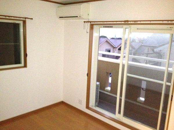 Non-living room. Indoor (12 May 2012) shooting