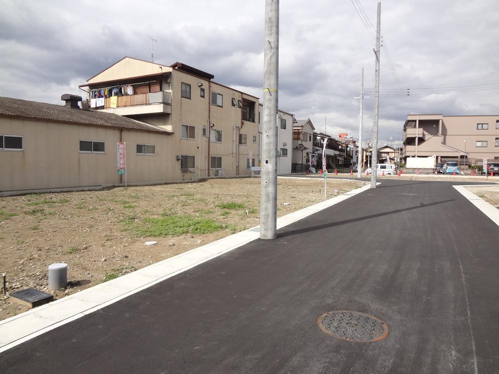 Local photos, including front road. 1 ~ 4 Gochi before road