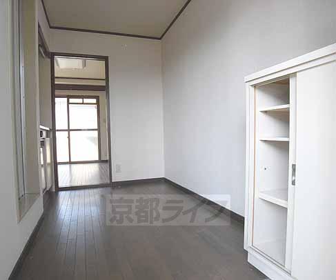 Living and room. Kitchen space.