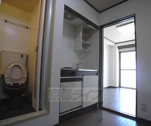 Kitchen. Kitchen space.