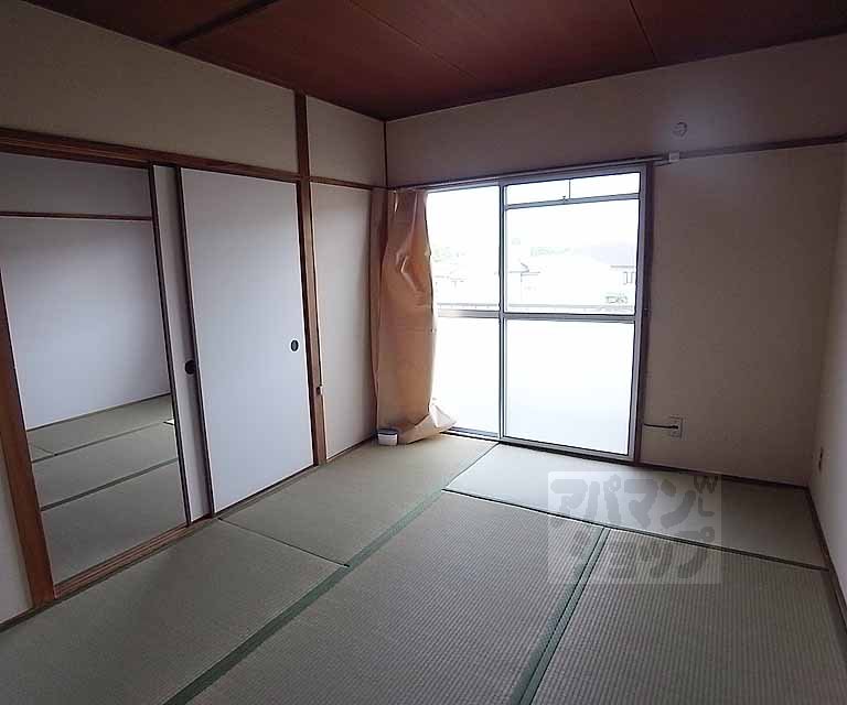 Living and room. It is beautiful and has been renovated.