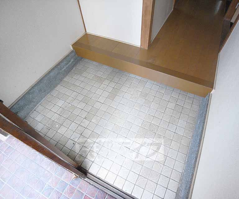 Entrance. It is the entrance space.