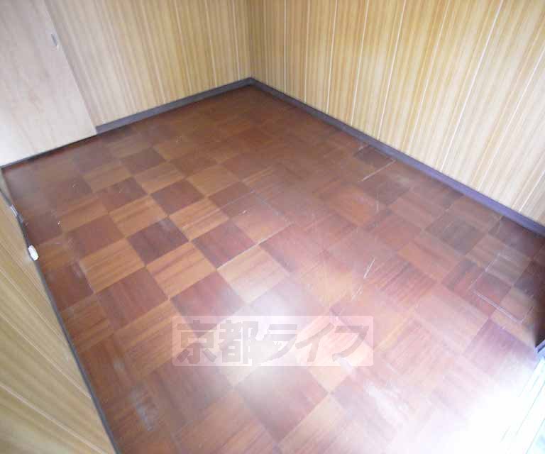 Living and room. Versatile Western-style.