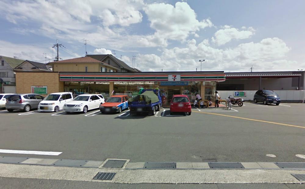 Convenience store. 401m to Seven-Eleven