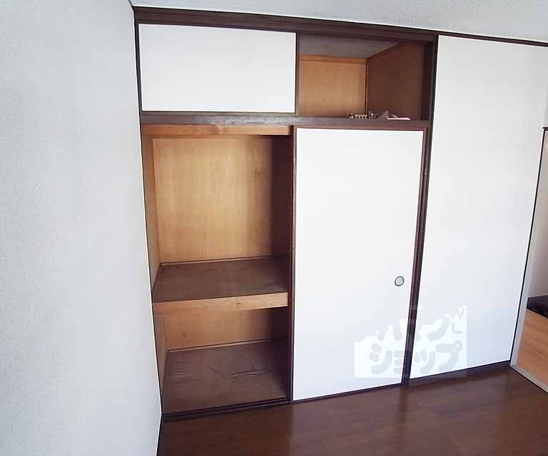 Receipt. Storage space.