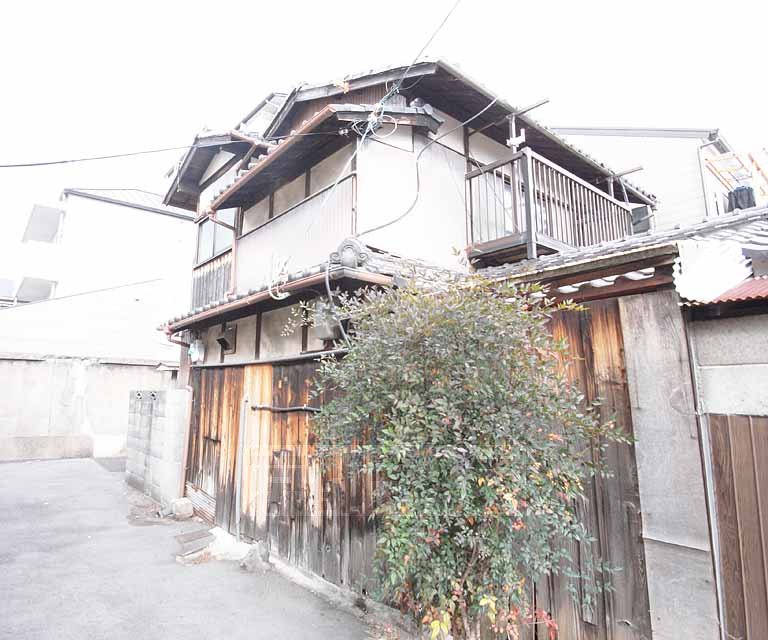 Building appearance. From a different angle.