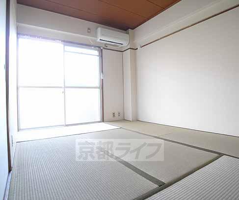 Living and room. Facing south in sunny ・