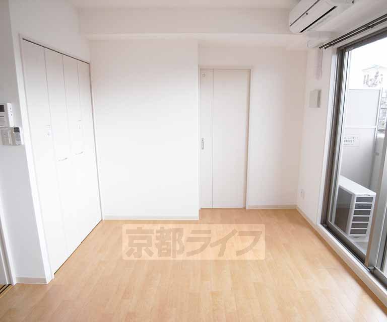 Living and room. Dawn and is wide.