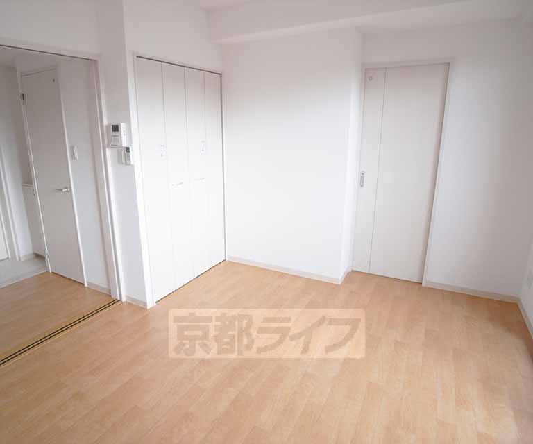 Living and room. It finished in the clean.