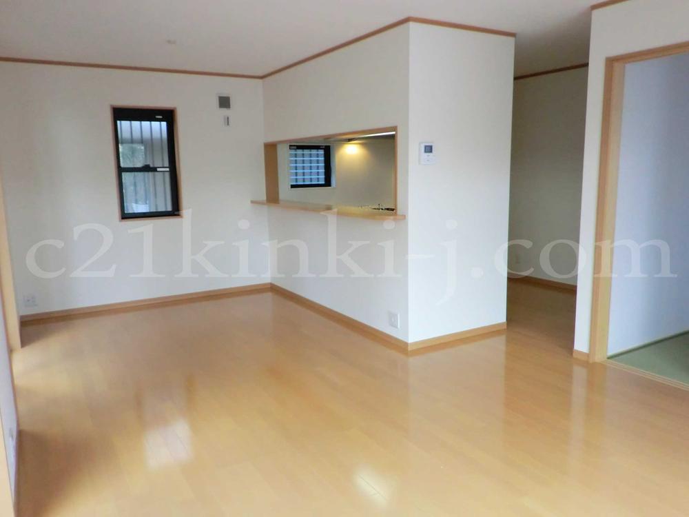 Living. (Same specifications photo) Living Unnecessary and easy care wax!