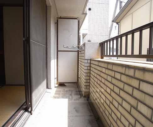 Balcony. Also spread balcony.