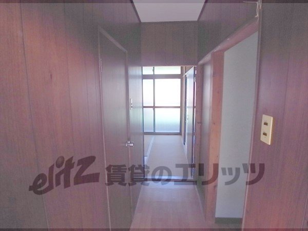 Other room space. Corridor