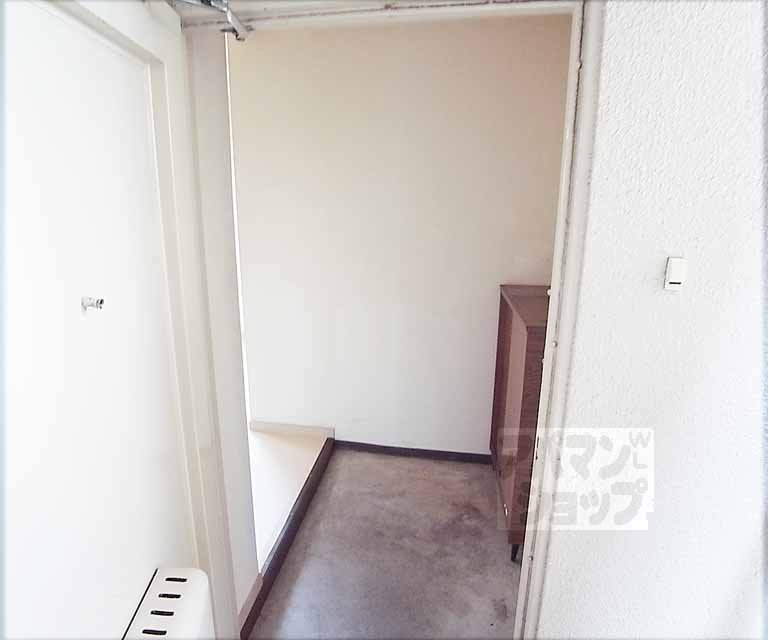 Entrance. It is entrance.