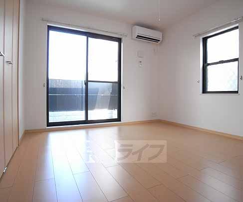 Living and room. 2 is Menmado