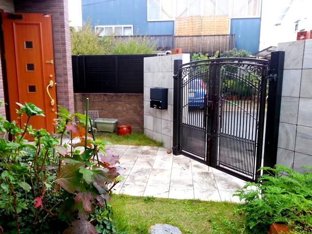 Local appearance photo. Lush approach commitment point. 