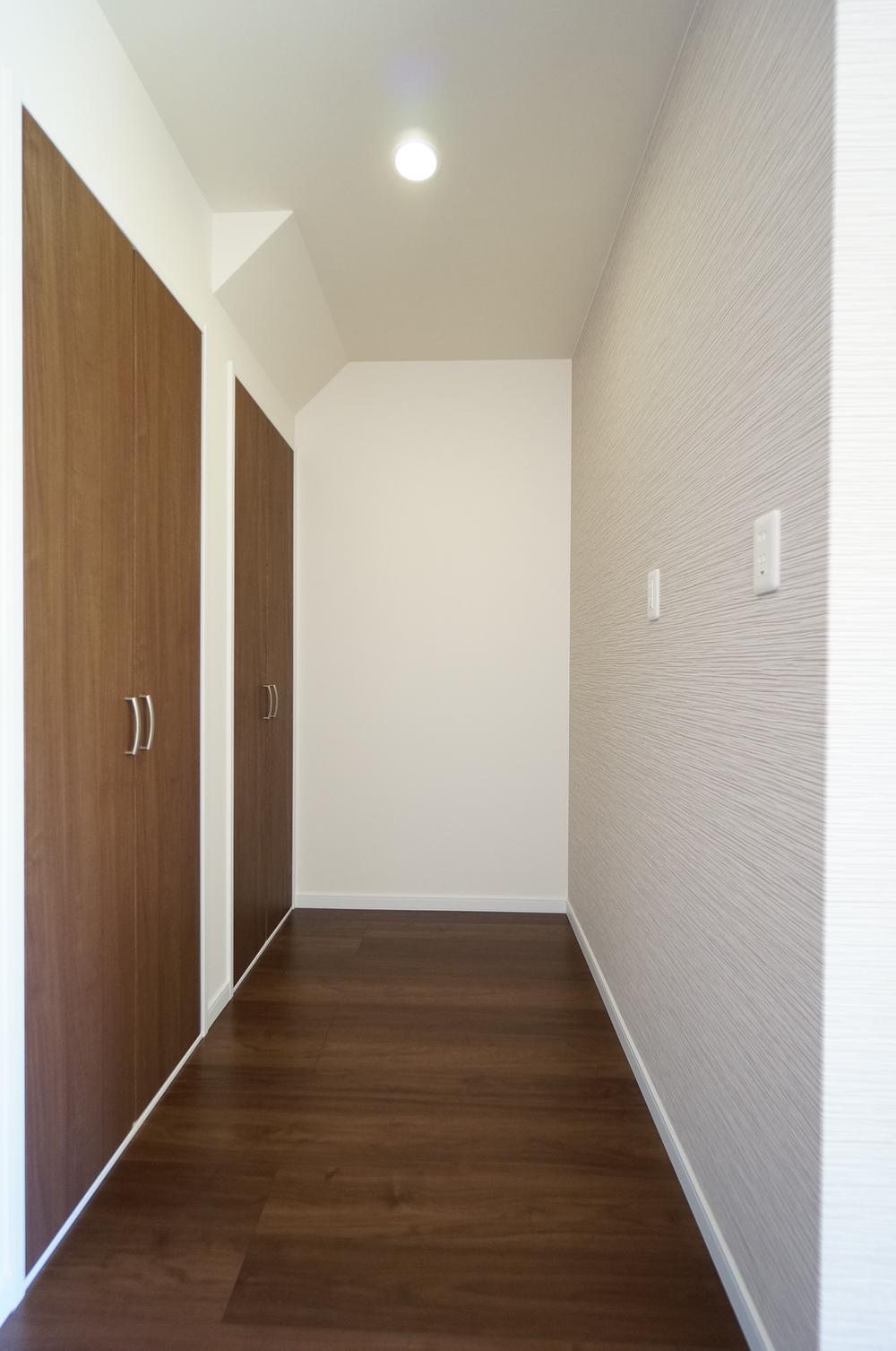 Receipt. No. 7 land model house kitchen next to the pantry stock can be a lot of!