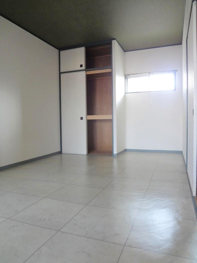 Other room space. Western style room