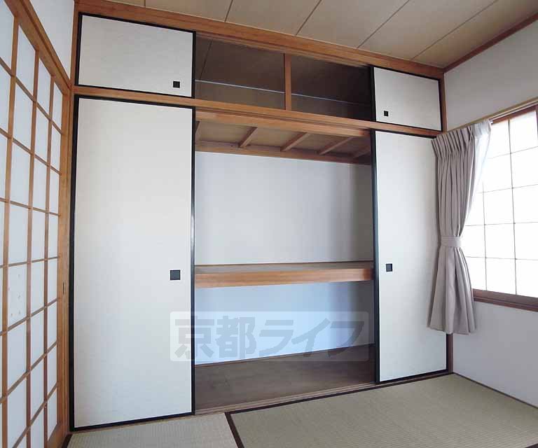 Receipt. Better storage capacity with a large closet