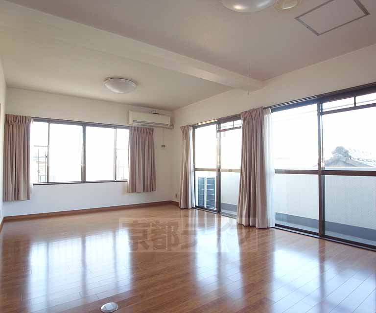 Living and room. Large living room is a good day