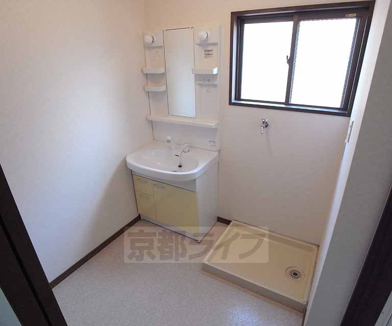 Washroom. Wide and bright