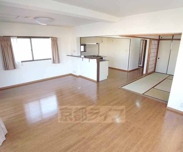 Living and room. This breadth to say the least!