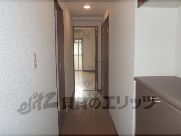 Other room space. Corridor