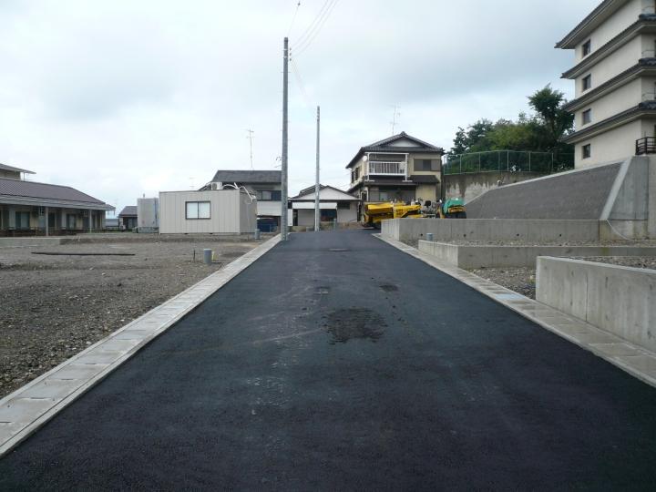 Local photos, including front road. Local (September 2013) Shooting