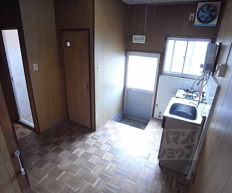 Kitchen. Kitchen space.