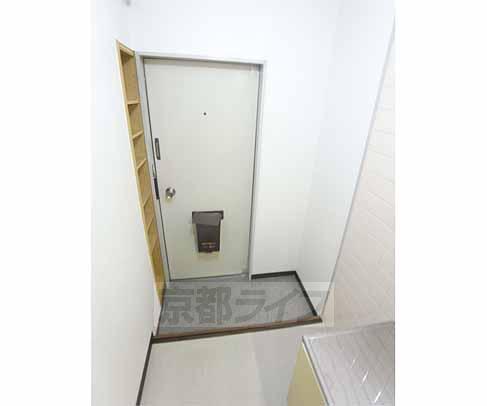 Entrance. There is little space