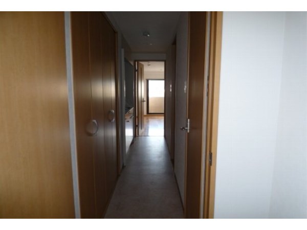 Other room space. Corridor