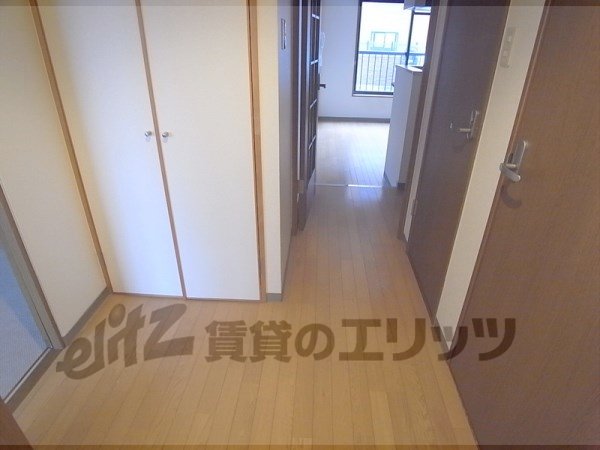 Other room space. Corridor