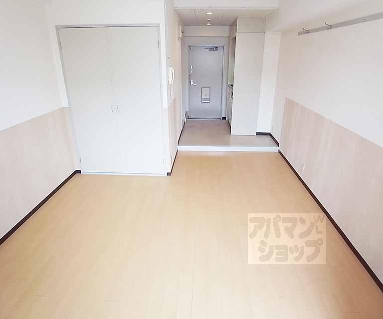 Living and room. A bright room!