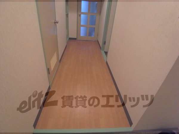 Other room space. Corridor