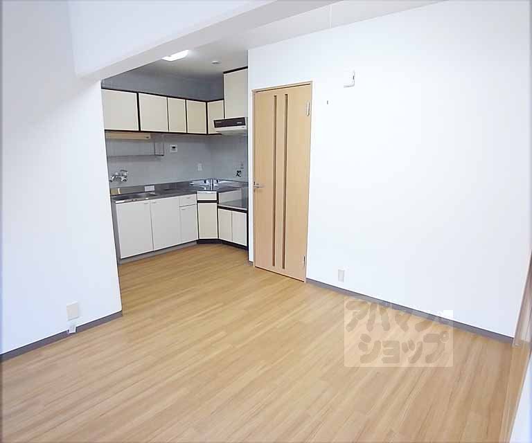 Kitchen. Dining kitchen.