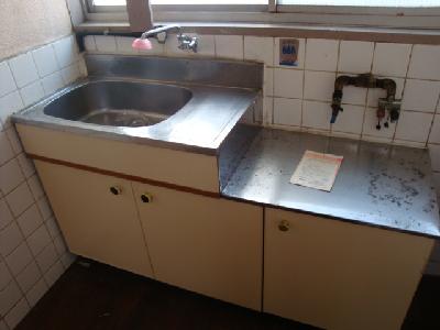 Kitchen. Two-burner gas stove installation Allowed ◎