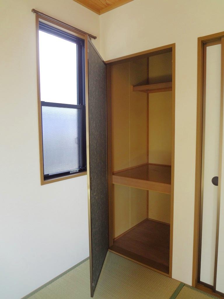 Other room space. Western style room