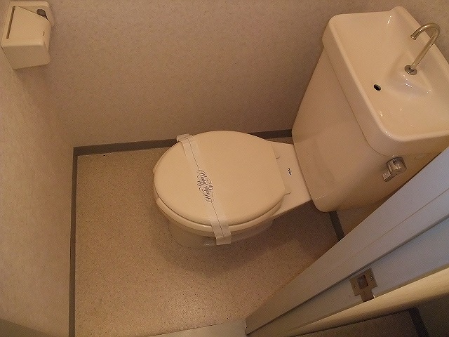 Balcony. Toilet