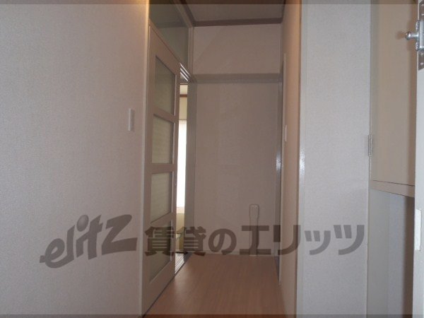 Other room space. Corridor