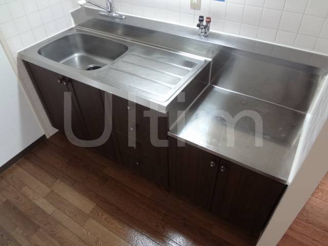 Kitchen. Clean kitchen