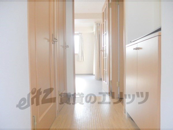 Other room space. Corridor