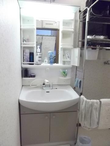 Wash basin, toilet. Indoor (11 May 2013) Shooting