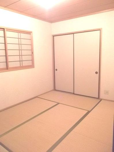 Non-living room. Indoor (11 May 2013) Shooting