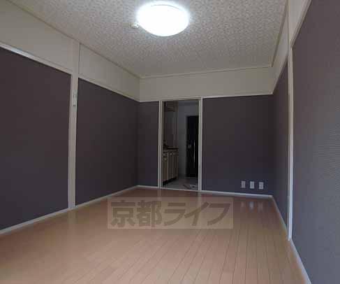 Living and room. The color of the wallpaper comes out is different and atmosphere.