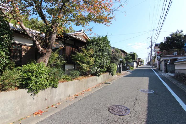 Other local. local  ◆ Before road about 6m, It Seddo between a population of about 15m