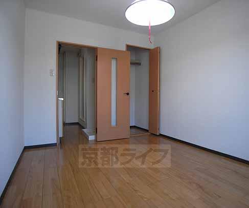 Living and room. It has become a clean room.