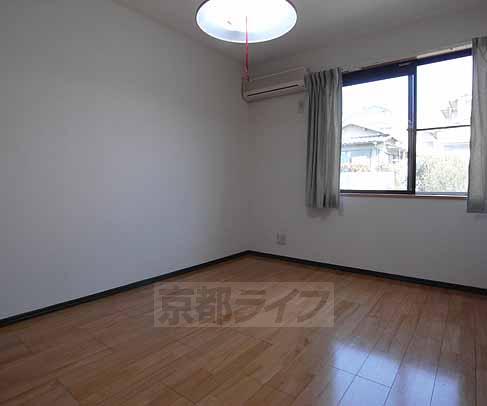 Living and room. Good day!